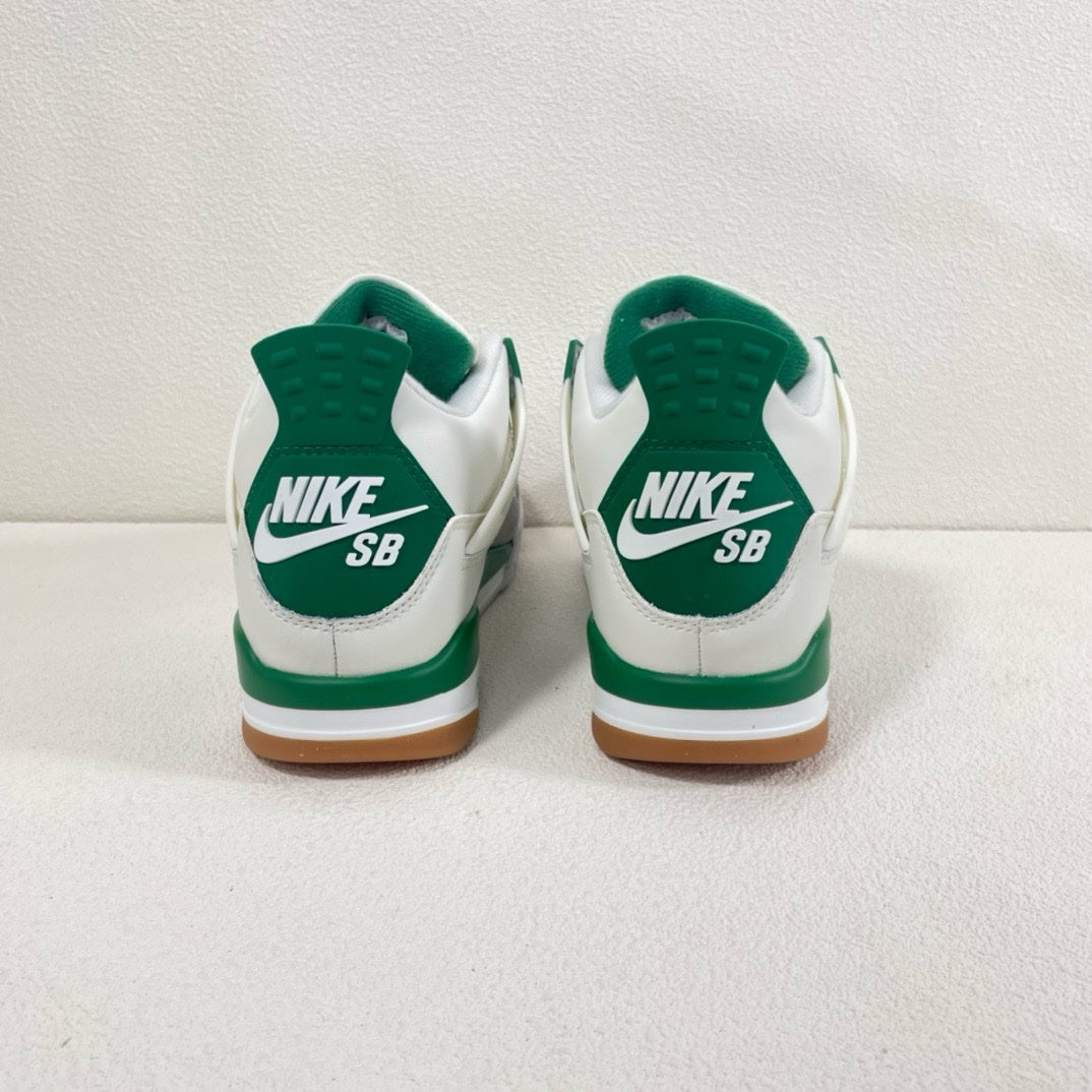 SNEAKERS AIR JORDAN 4 PINE GREEN