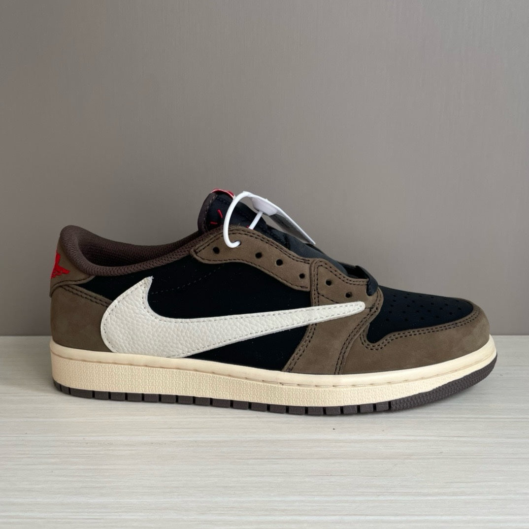 SNEAKERS AIR JORDAN 1 LOW TRAVIS SCOTT MOCHA