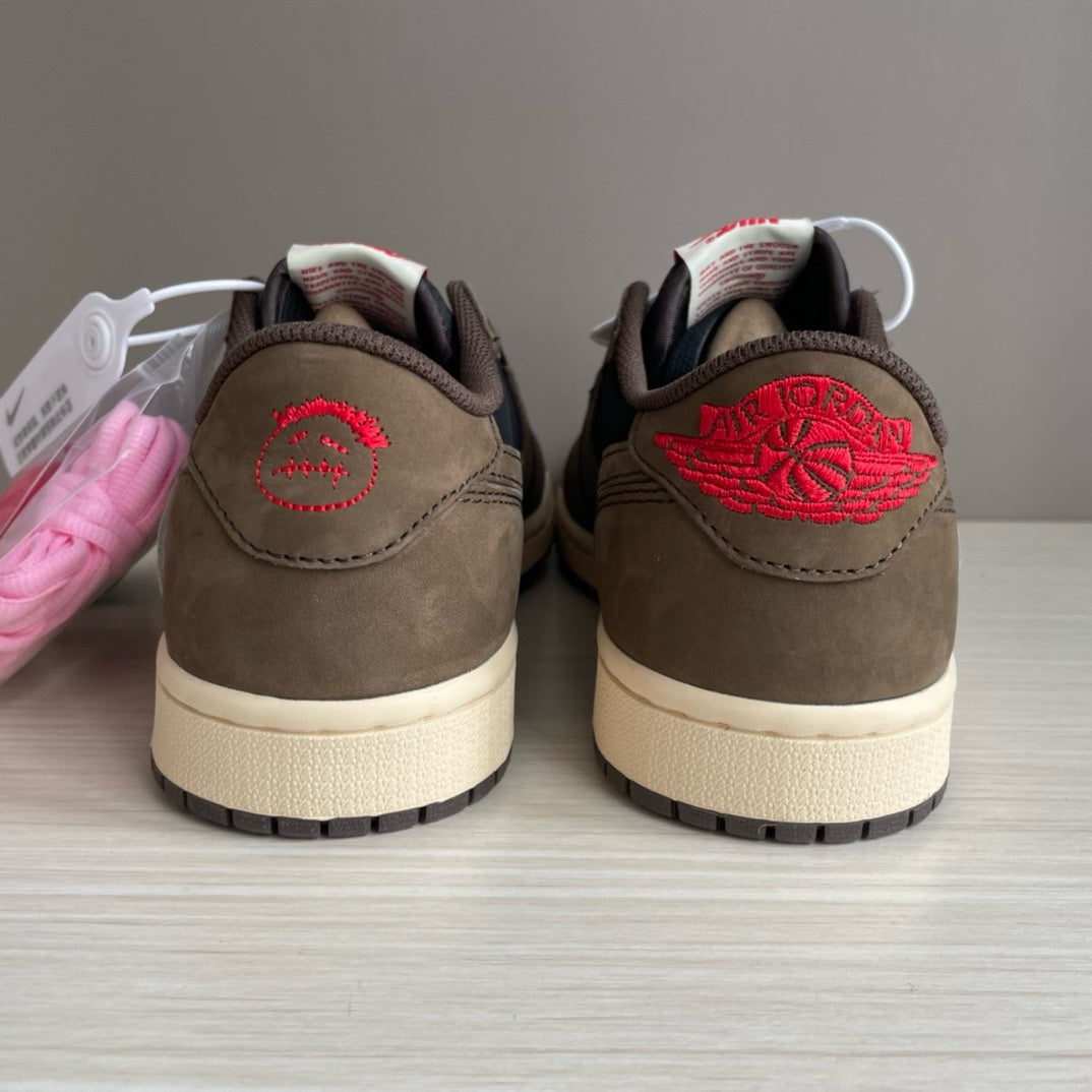 SNEAKERS AIR JORDAN 1 LOW TRAVIS SCOTT MOCHA