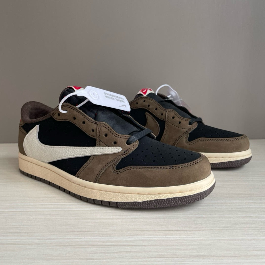 SNEAKERS AIR JORDAN 1 LOW TRAVIS SCOTT MOCHA