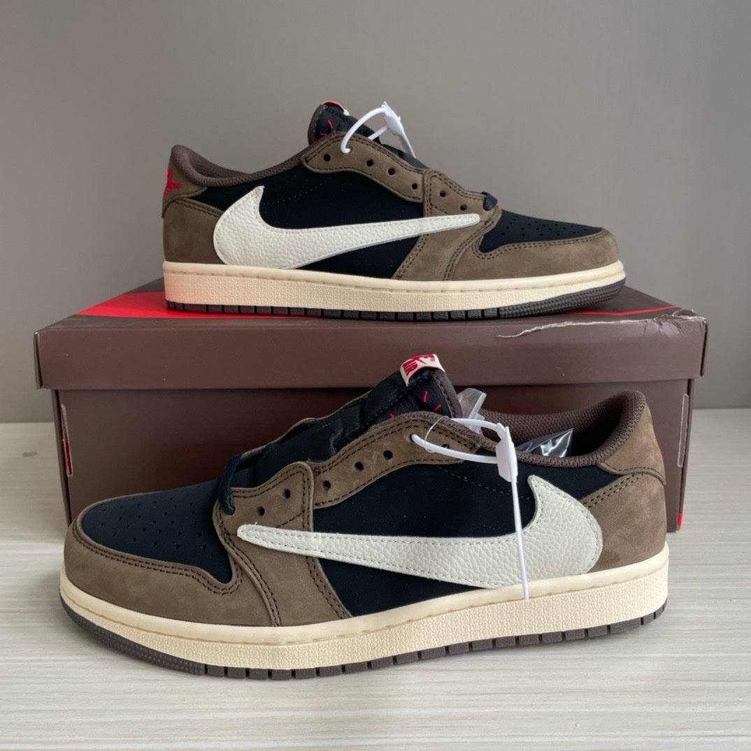 SNEAKERS AIR JORDAN 1 LOW TRAVIS SCOTT MOCHA