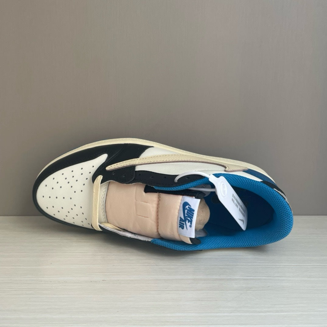 SNEAKERS AIR JORDAN 1 LOW TRAVIS SCOTT X FRAGMENT