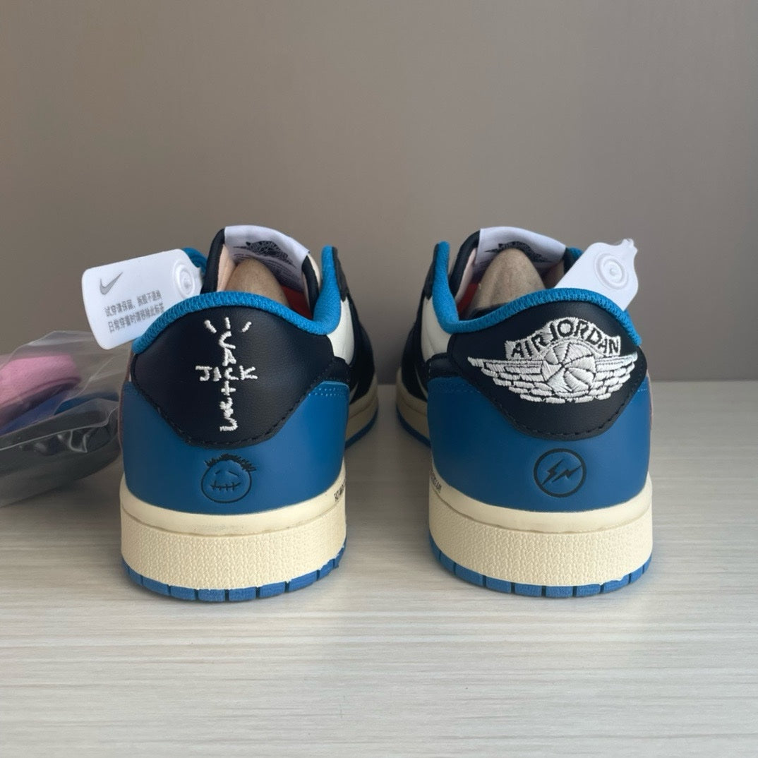 SNEAKERS AIR JORDAN 1 LOW TRAVIS SCOTT X FRAGMENT