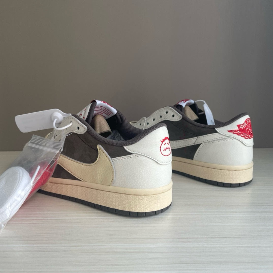 SNEAKERS AIR JORDAN 1 LOW TRAVIS SCOTT REVERSE MOCHA