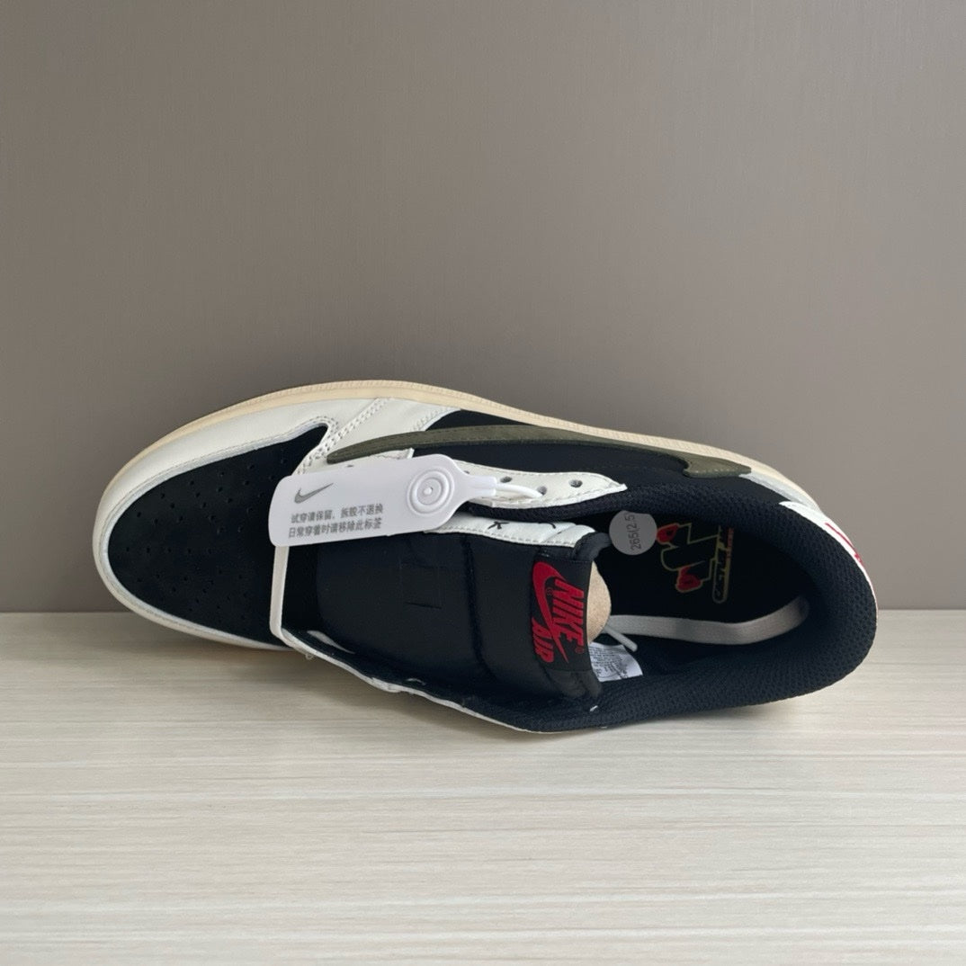 SNEAKERS AIR JORDAN 1 LOW TRAVIS SCOTT OLIVE