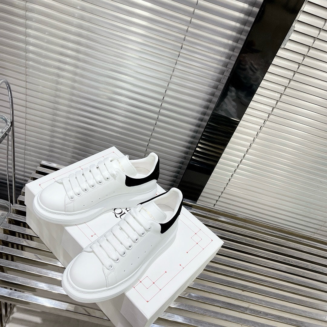 Sneakers Alexander McQueen Blanc (Daim)