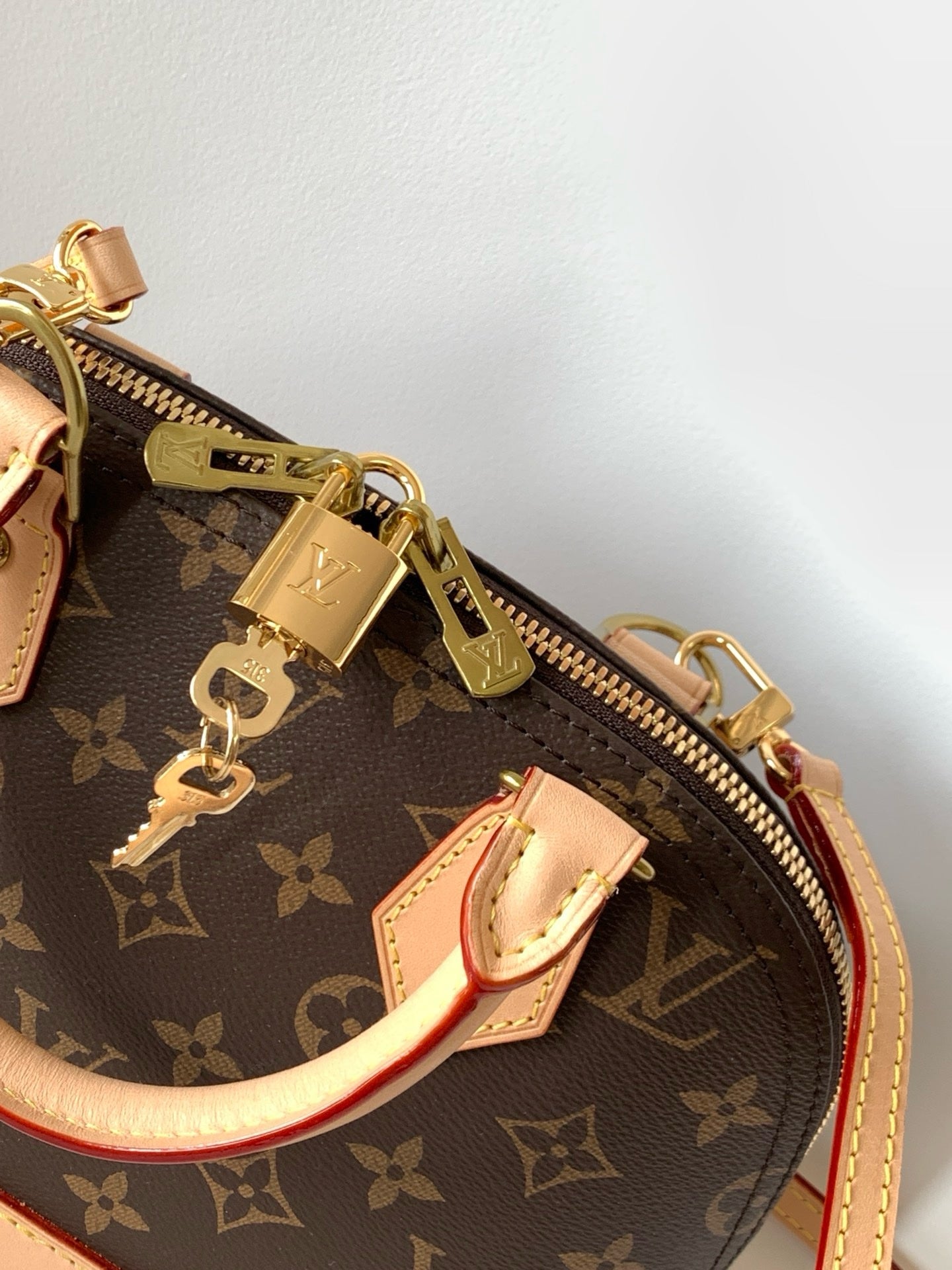 Sac Louis Vuitton Bb Alma Beige