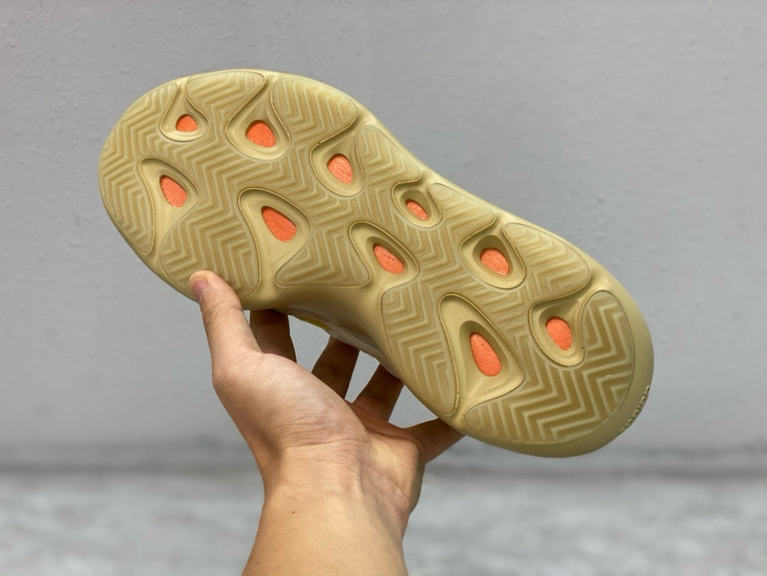 SNEAKERS ADIDAS YEEZY 700 V3 AZAEL