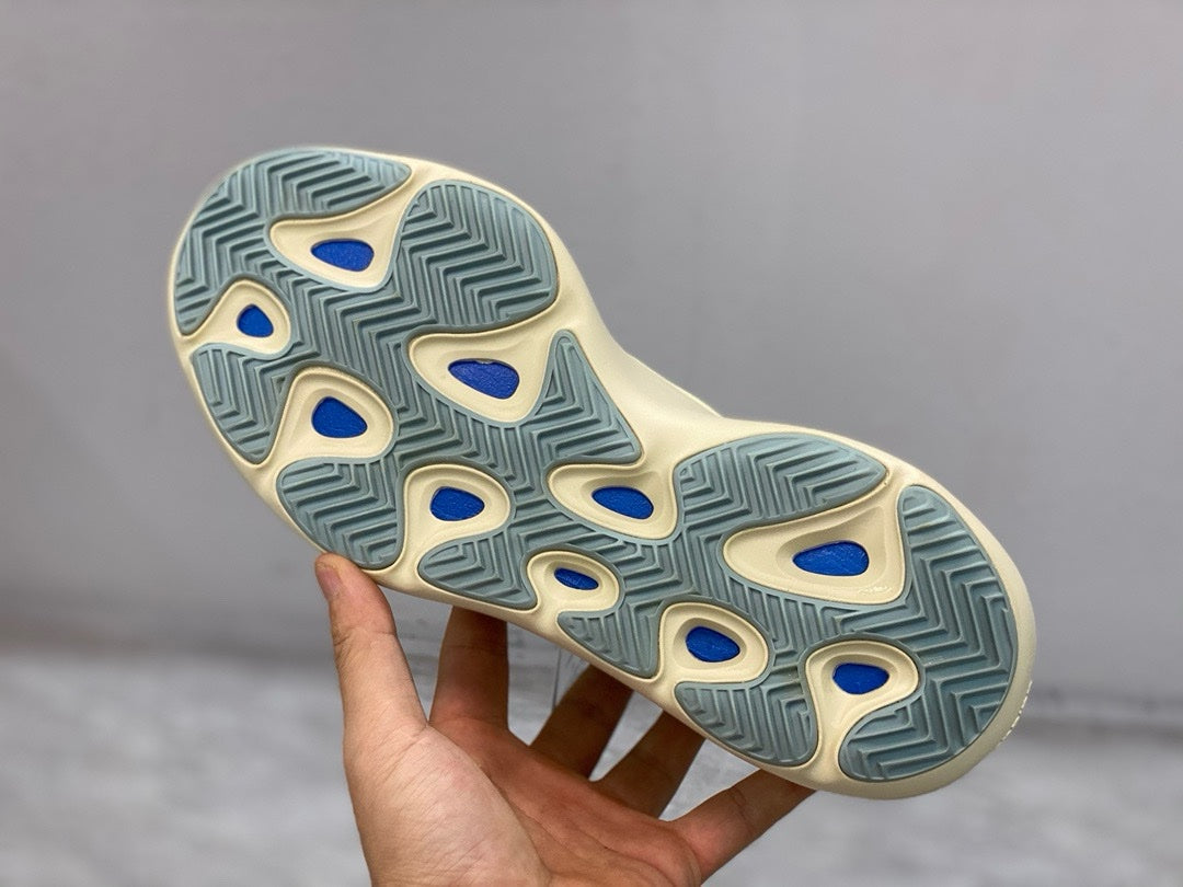 SNEAKERS ADIDAS YEEZY 700 V3 AZAEL
