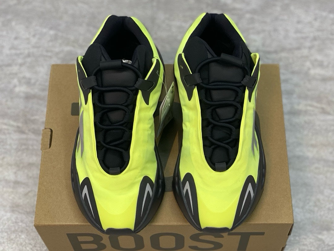 SNEAKERS ADIDAS YEEZYBOOST 700 MNVN