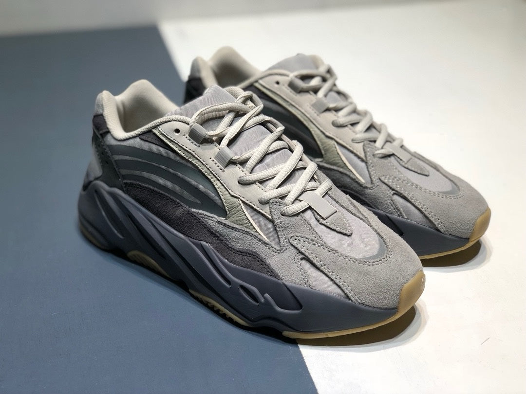 SNEAKERS ADIDAS YEEZYBOOST 700 GRIS