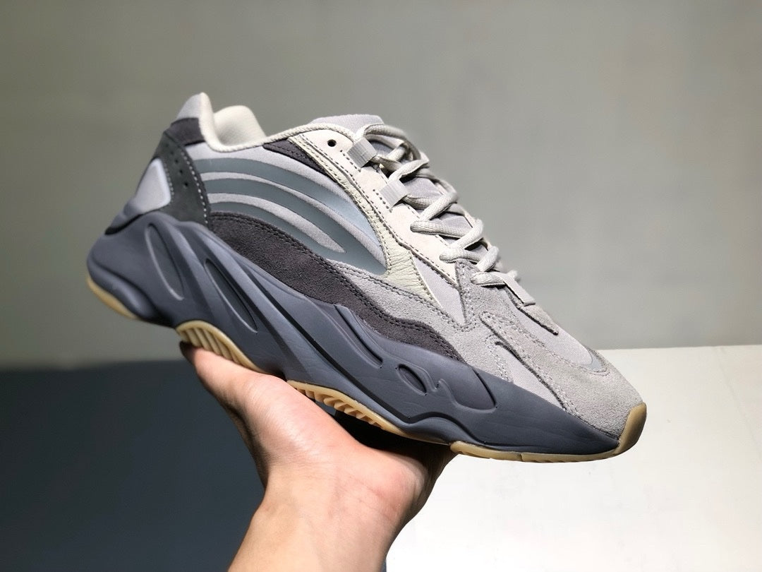 SNEAKERS ADIDAS YEEZYBOOST 700 GRIS