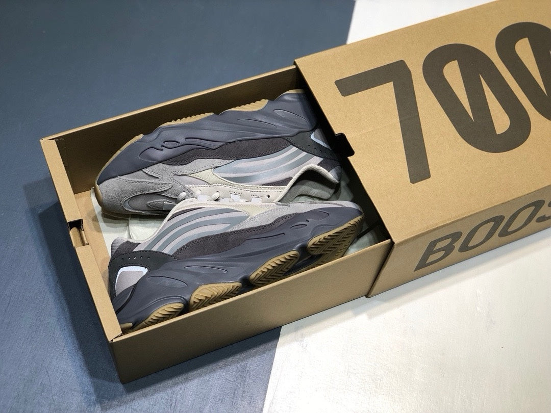SNEAKERS ADIDAS YEEZYBOOST 700 GRIS