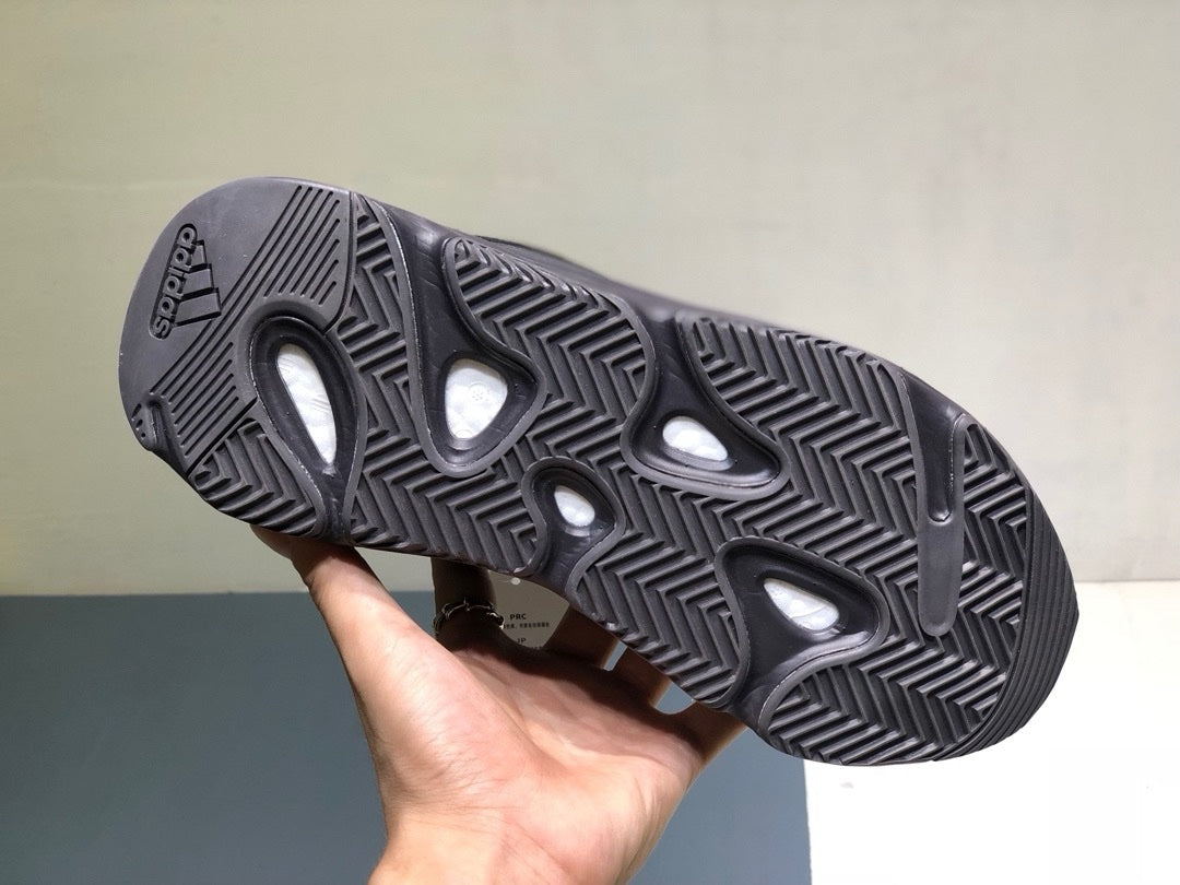 SNEAKERS ADIDAS YEEZYBOOST 700 NOIR