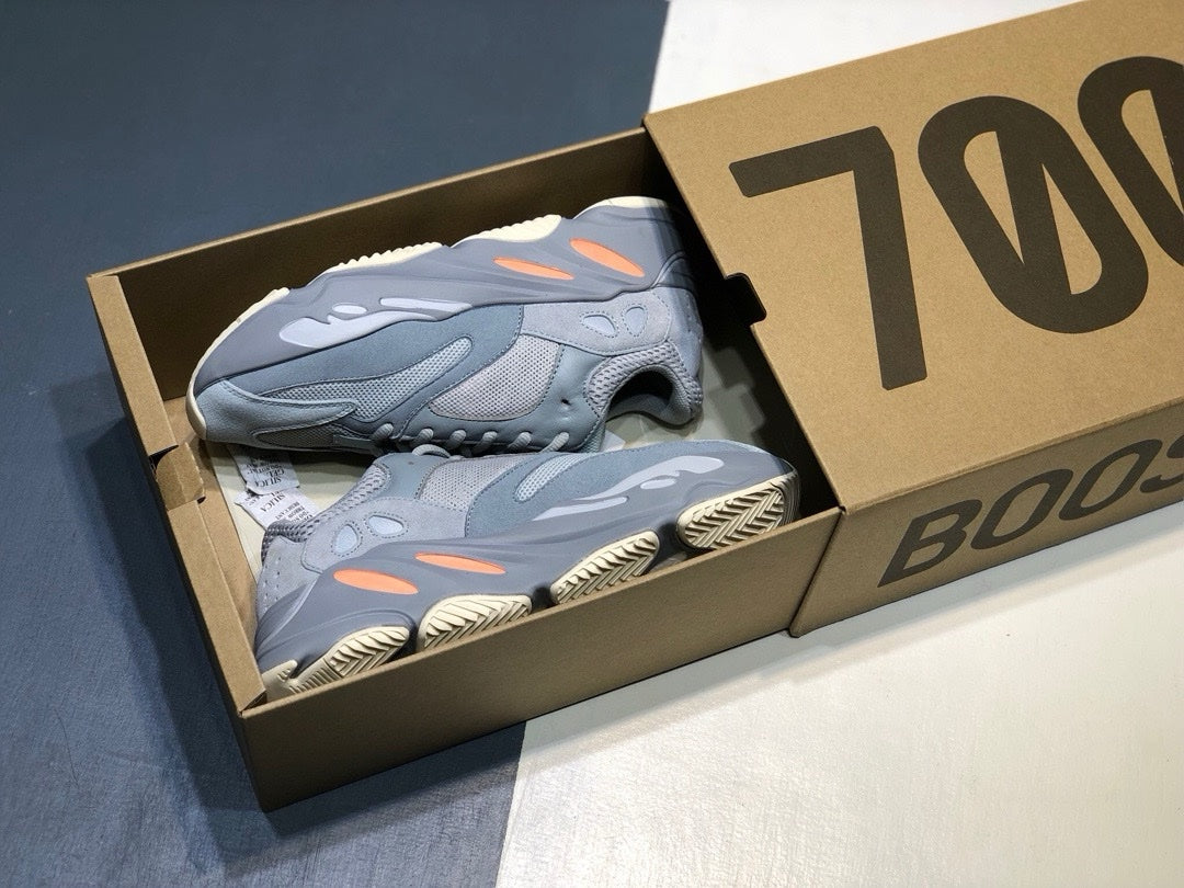 SNEAKERS ADIDAS YEEZYBOOST 700 GRIS
