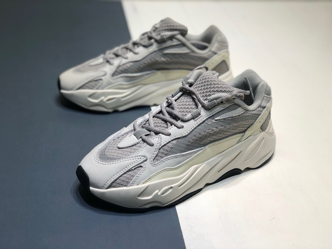 SNEAKERS ADIDAS YEEZYBOOST 700 GRIS