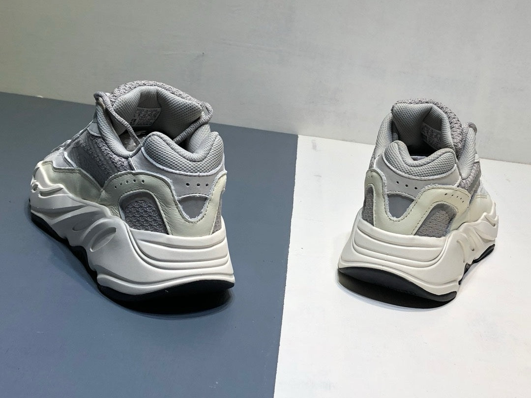 SNEAKERS ADIDAS YEEZYBOOST 700 GRIS