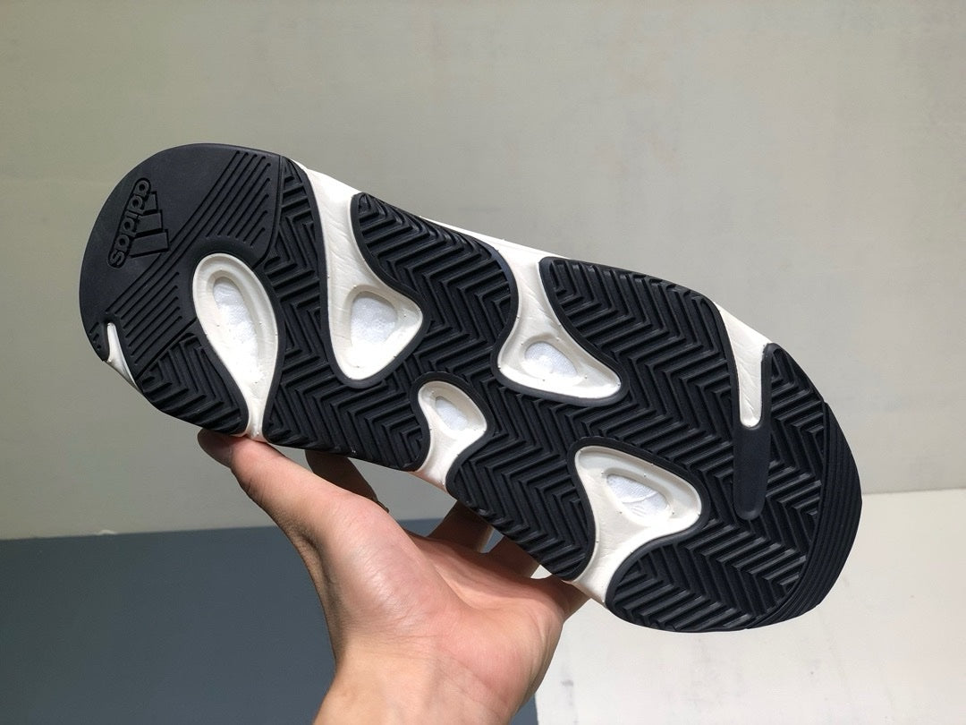 SNEAKERS ADIDAS YEEZYBOOST 700 GRIS