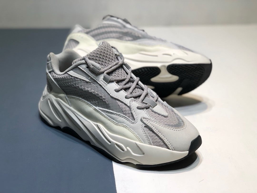 SNEAKERS ADIDAS YEEZYBOOST 700 GRIS
