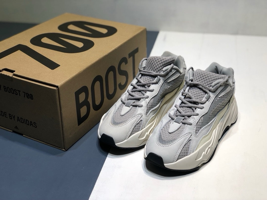 SNEAKERS ADIDAS YEEZYBOOST 700 GRIS