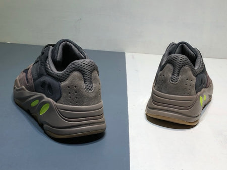 SNEAKERS ADIDAS YEEZYBOOST 700 MARRON