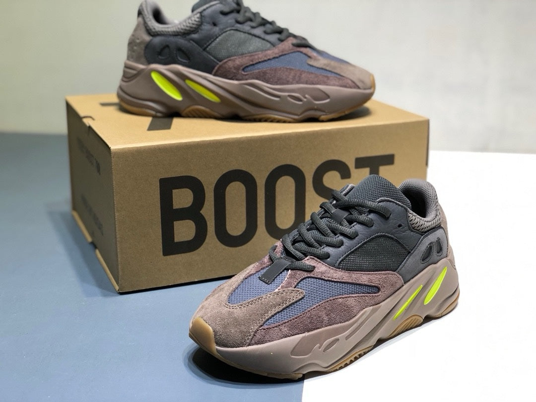 SNEAKERS ADIDAS YEEZYBOOST 700 MARRON