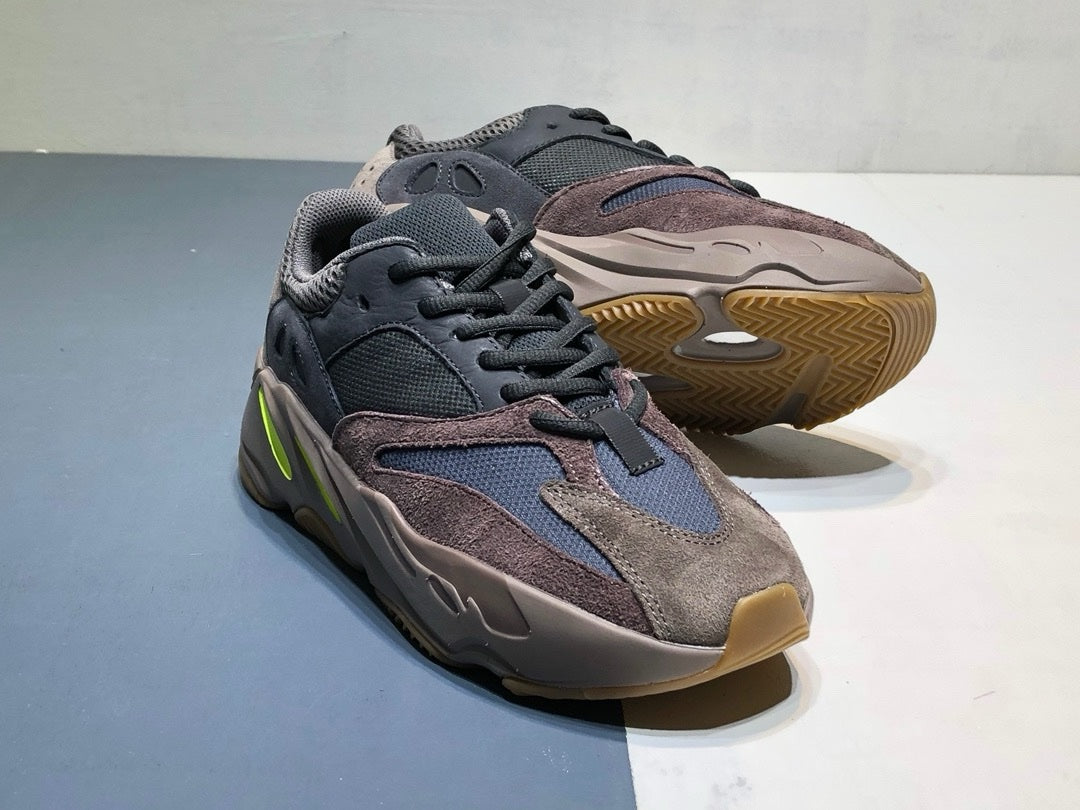 SNEAKERS ADIDAS YEEZYBOOST 700 MARRON