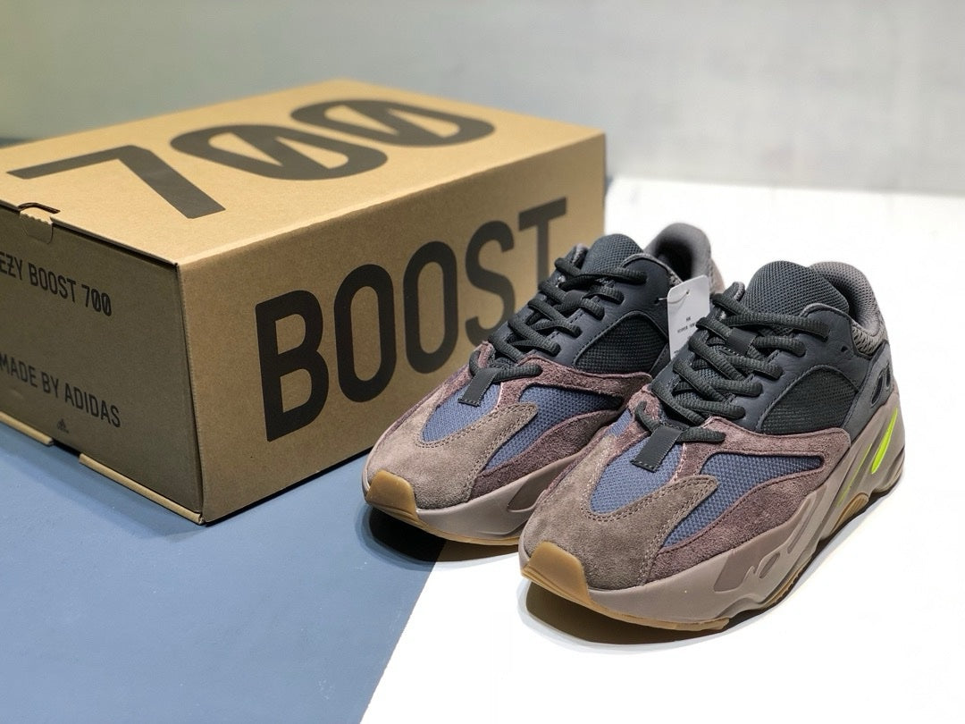 SNEAKERS ADIDAS YEEZYBOOST 700 MARRON