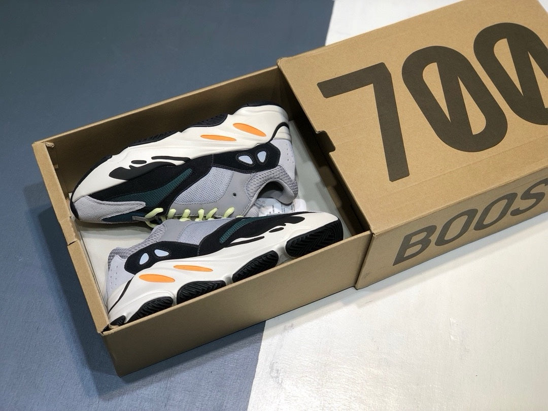 SNEAKERS ADIDAS YEEZYBOOST 700