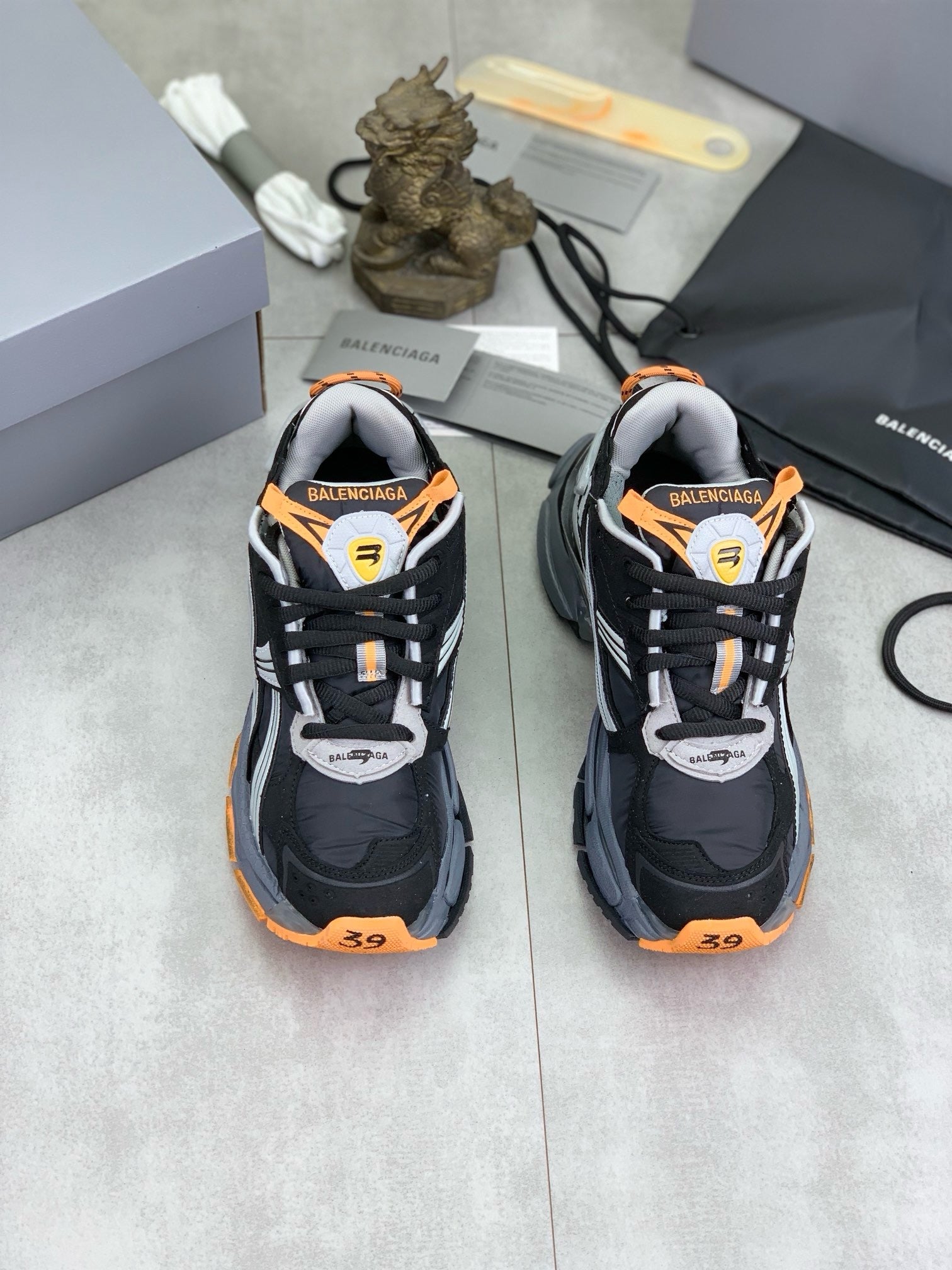 SNEAKERS BALENCIAGA RUNNER NOIR ORANGE
