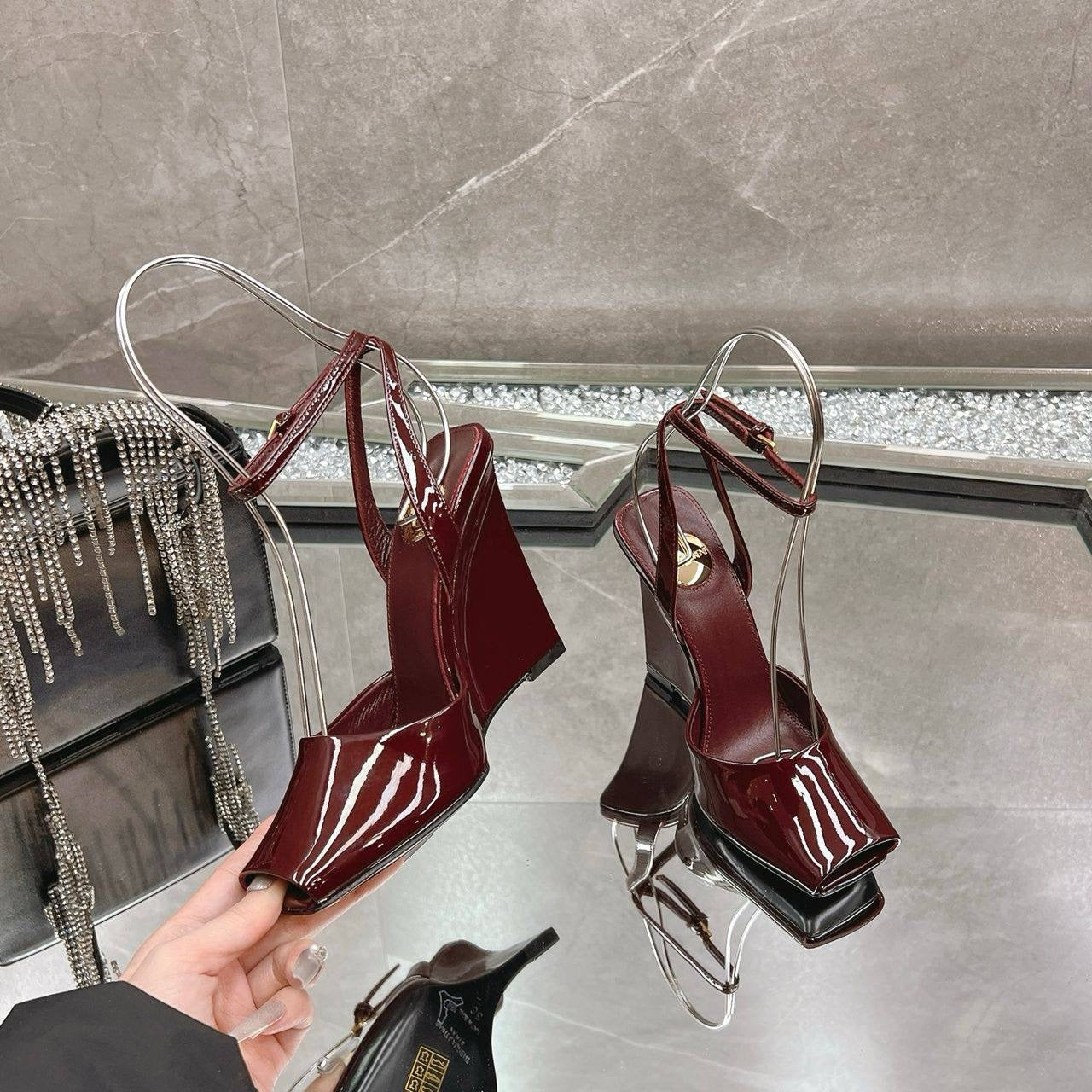 Talons Yves Saint Laurent Vernis Cerise