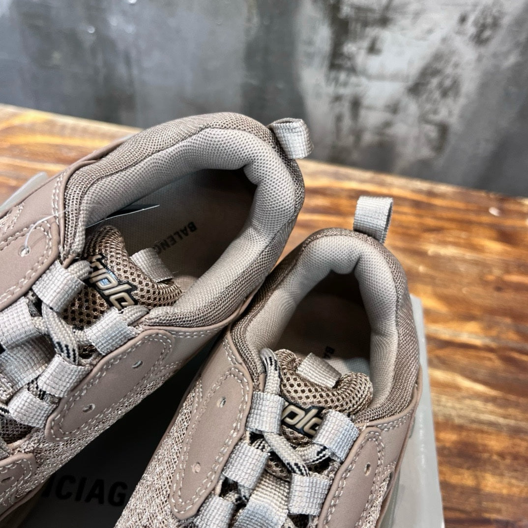 SNEAKERS BALENCIAGA TRIPLE S BEIGE