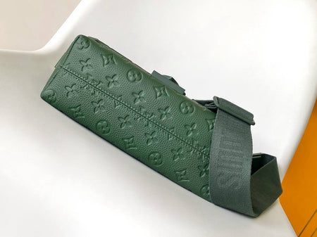 SACOCHE LOUIS VUITTON S CAPE TAURILLON VERT