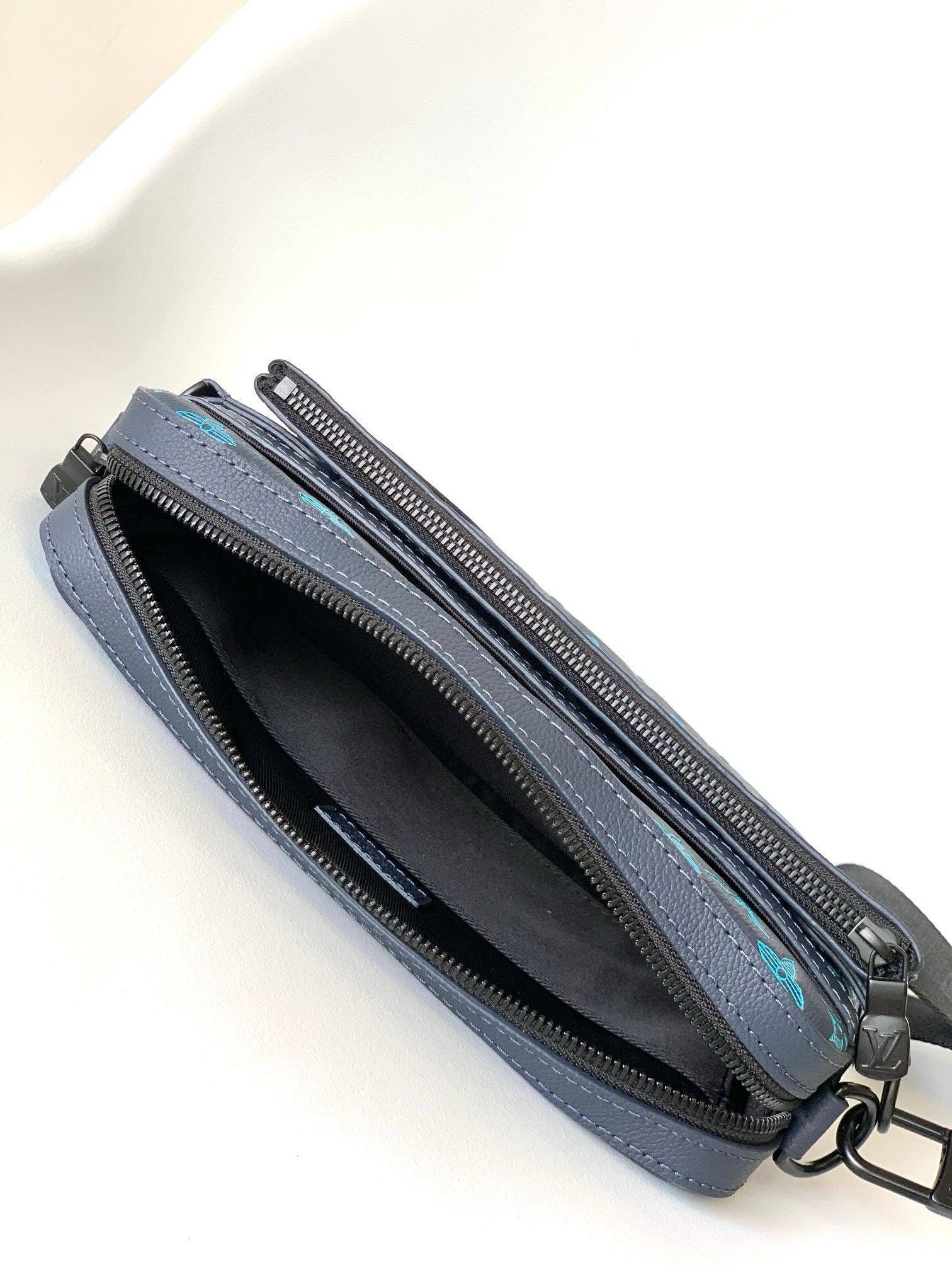 SACOCHE LOUIS VUITTON TRIO MESSENGER BLEU