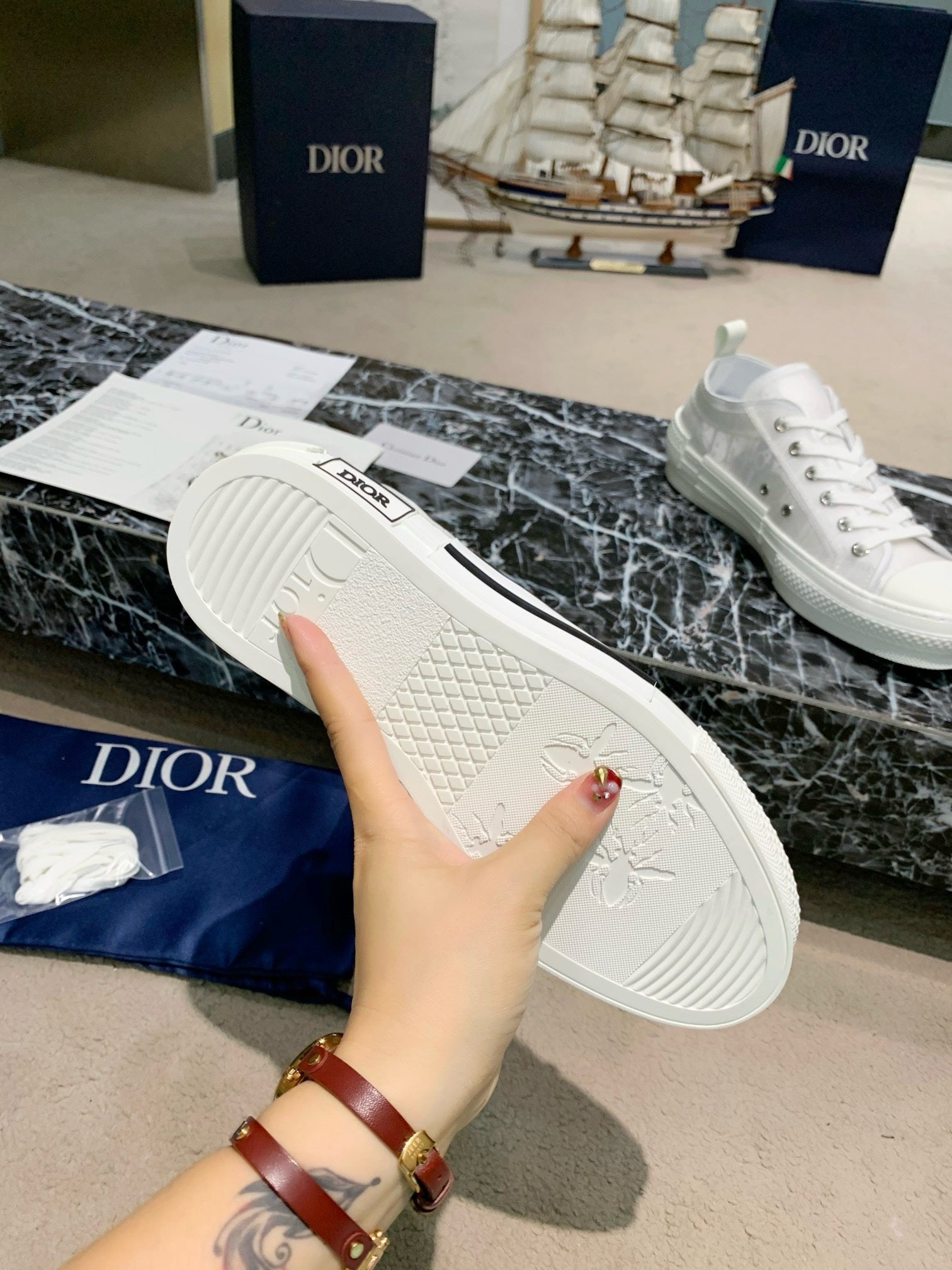 SNEAKERS DIOR B23 BASSES BLANCHES