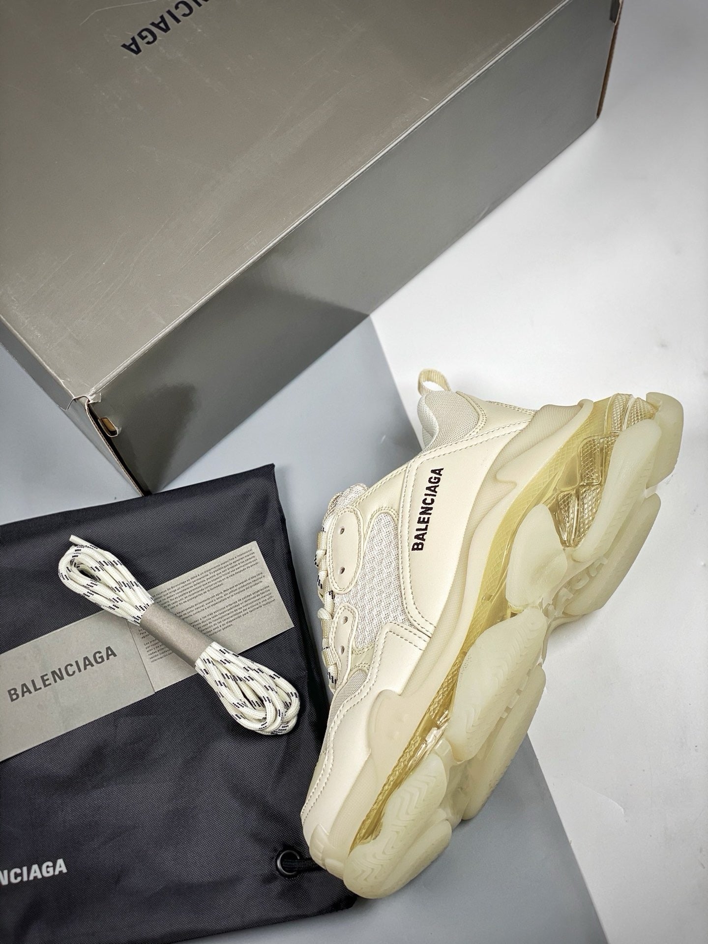 SNEAKERS BALENCIAGA TRIPLE S CRÈME