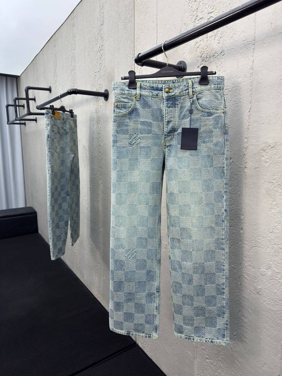 JEAN LOUIS VUITTON