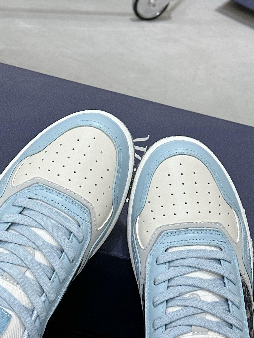 SNEAKERS DIOR B27 BLEU CIEL