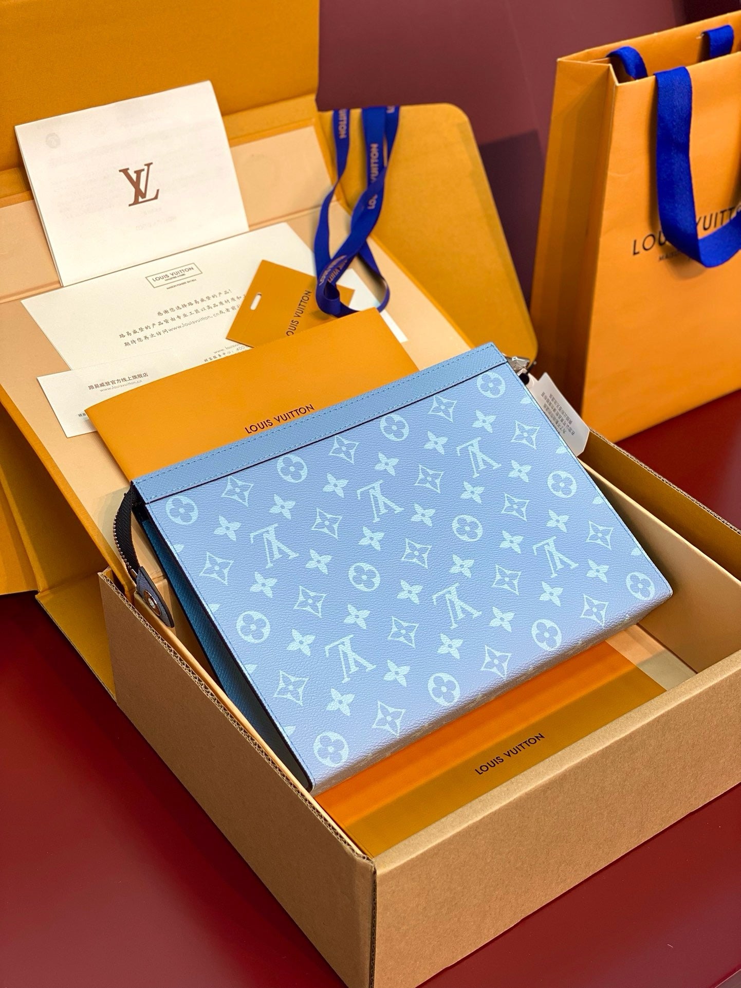 POCHETTE VOYAGE LOUIS VUITTON BLEU