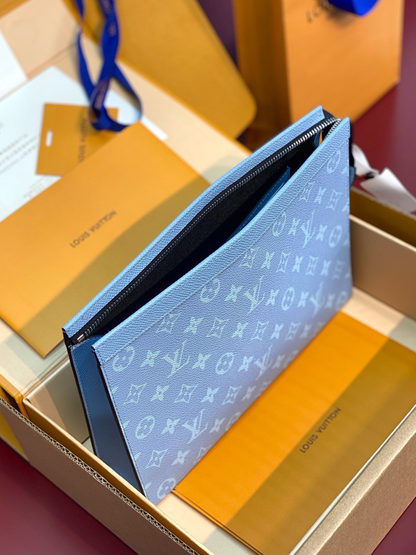 POCHETTE VOYAGE LOUIS VUITTON BLEU