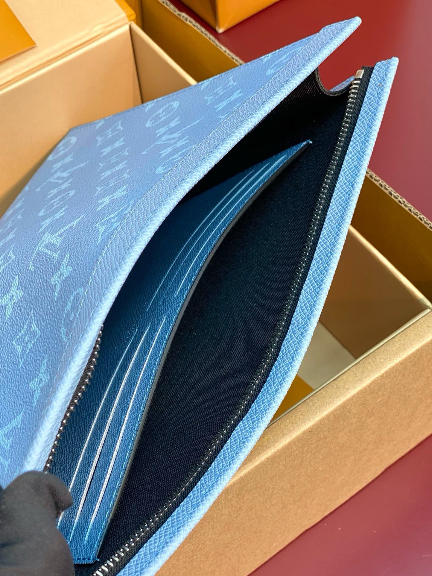 POCHETTE VOYAGE LOUIS VUITTON BLEU