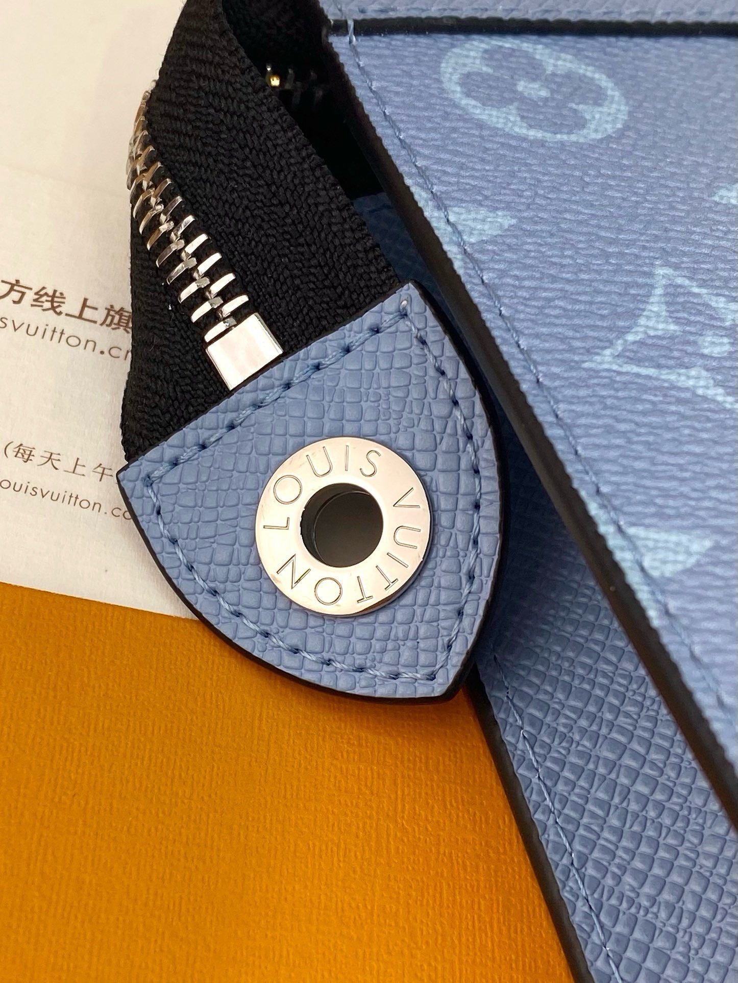 POCHETTE VOYAGE LOUIS VUITTON BLEU