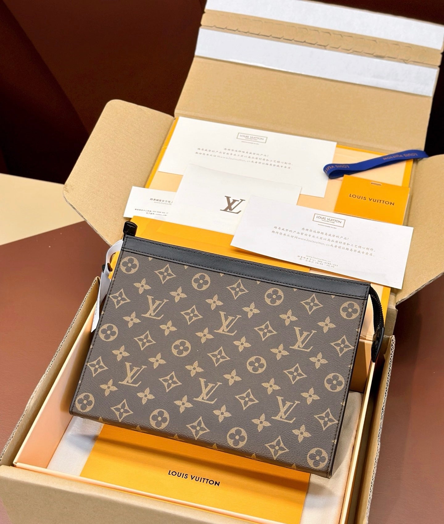 POCHETTE VOYAGE LOUIS VUITTON MARRON