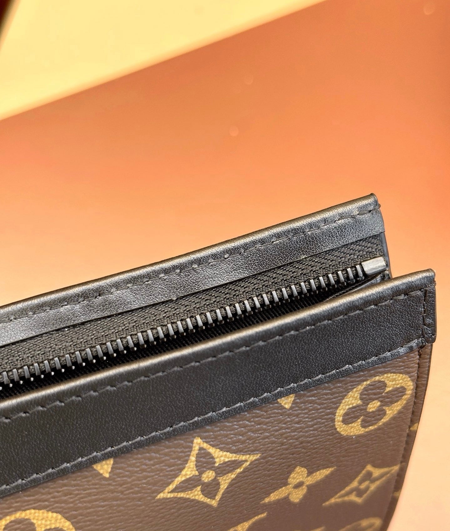 POCHETTE VOYAGE LOUIS VUITTON MARRON