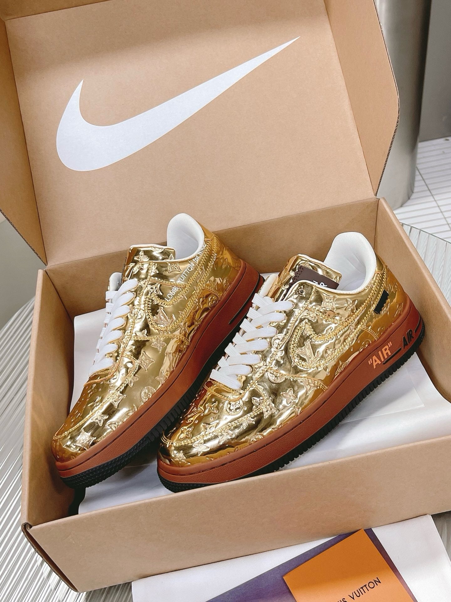 SNEAKERS AIR FORCE 1 X LOUIS VUITTON GOLD