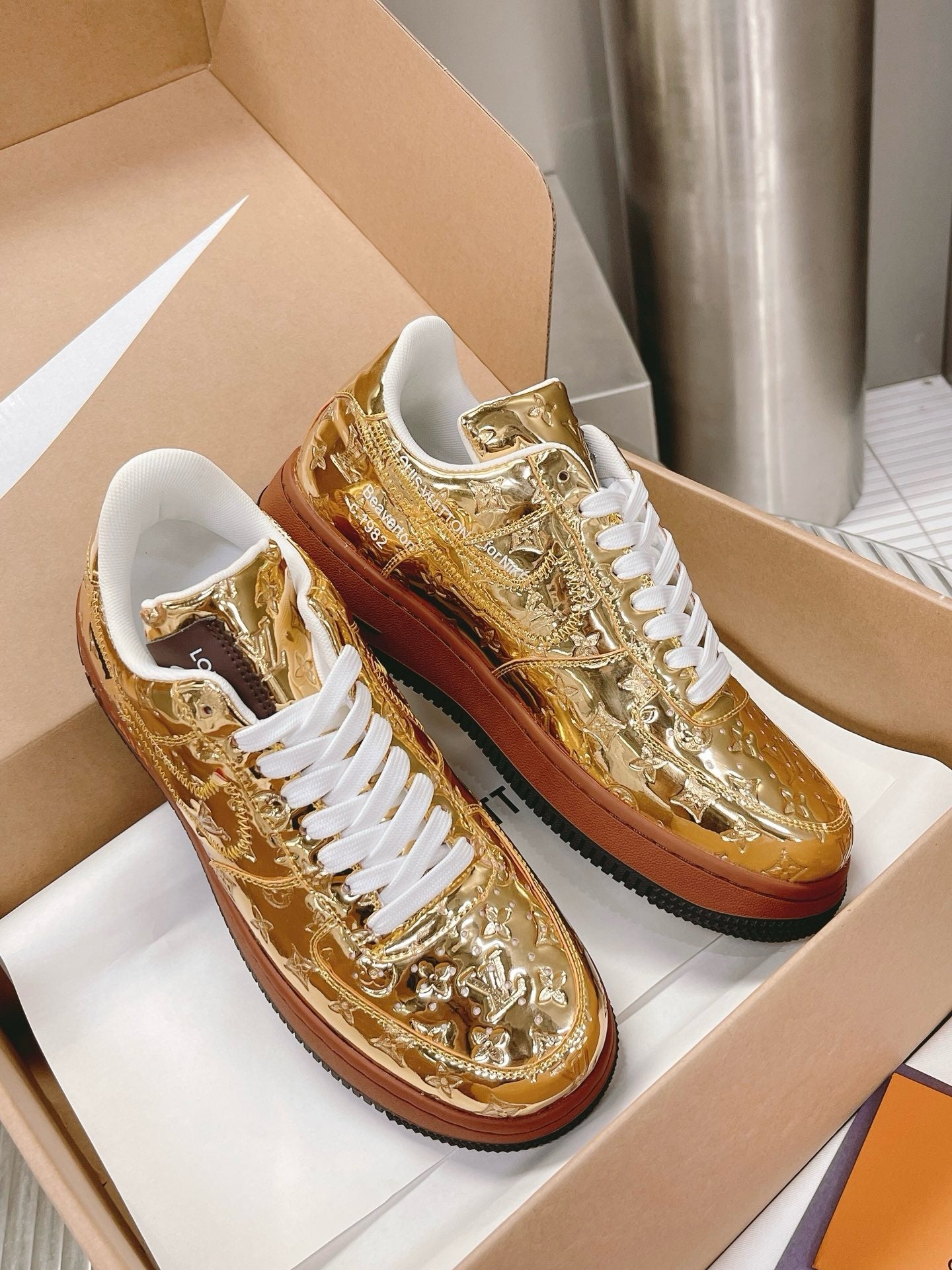 SNEAKERS AIR FORCE 1 X LOUIS VUITTON GOLD