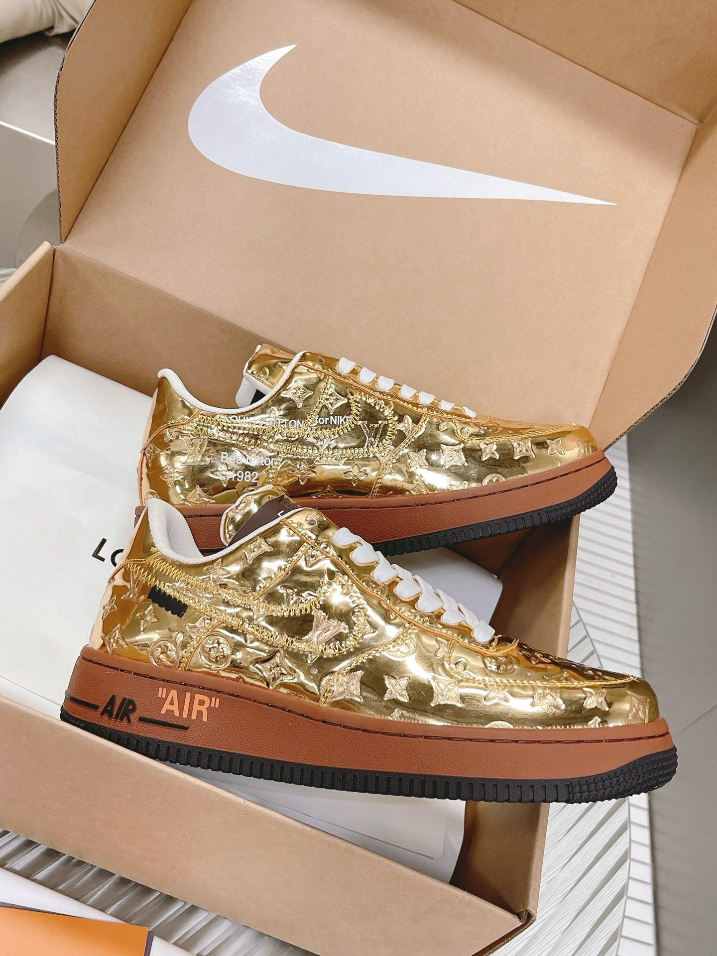 SNEAKERS AIR FORCE 1 X LOUIS VUITTON GOLD