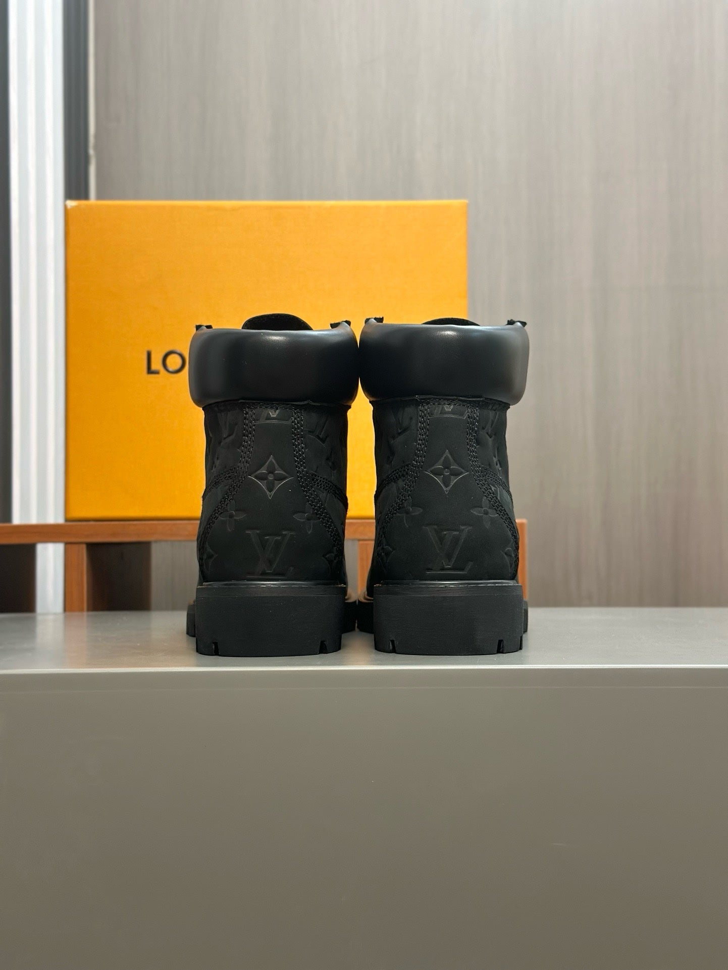 LOUIS VUITTON X TIMBERLAND