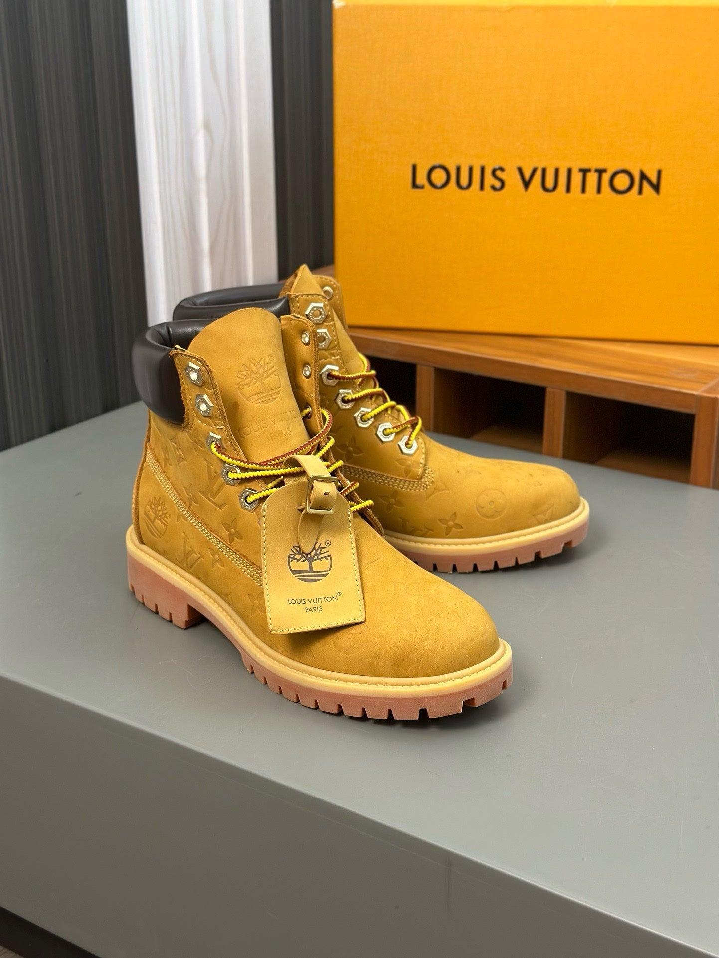 LOUIS VUITTON X TIMBERLAND