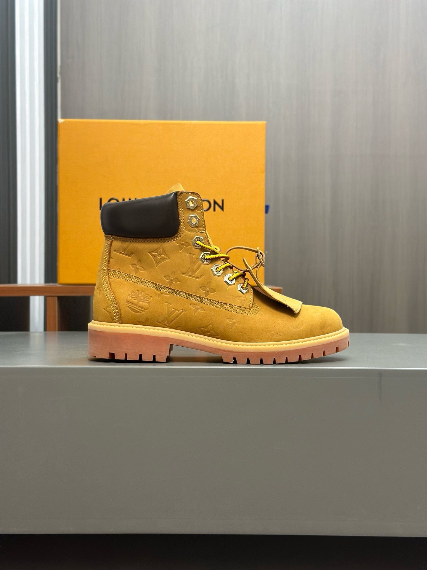 LOUIS VUITTON X TIMBERLAND